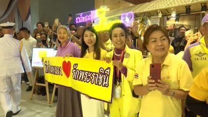 พระบาทสมเด็จพระเจ้าอยู่หัว และสมเด็จพระนางเจ้า ฯ พระบรมราชินี ทรงเปิดงานโครงการหลวง 55