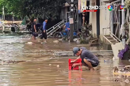 ชาวตลาดริมเมย-ทหาร เร่งทำความสะอาดหลังน้ำลด