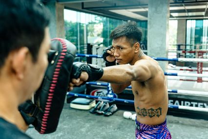 ONE ลุมพินี : ชาโด้ สิงห์มาวิน อวดหุ่นฟิต พร้อมปะทะ สิทธิชัย ศิษย์สองพี่น้อง ศึก ONE ลุมพินี 92