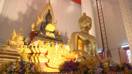 พระบาทสมเด็จพระเจ้าอยู่หัว และสมเด็จพระนางเจ้า ฯ พระบรมราชินี ทรงประกอบพิธีสมโภชพระอารามครบ 100 ปี และทรงยกเศวตฉัตรขึ้นกางกั้นเหนือพระพุทธรัศมี พระประธานประจำพระอุโบสถ วัดโพธิสมภรณ์ จังหวัดอุดรธานี