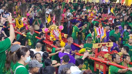 กระตุ้นเศรษฐกิจคึกคัก นักท่องเที่ยวแห่ร่วมเทศกาลปัตตานีอาเซียน “กตัญญูคู่ฟ้า มหาสมโภชเจ้าแม่ลิ้มกอเหนี่ยวปัตตานี ประจำปี 2568”