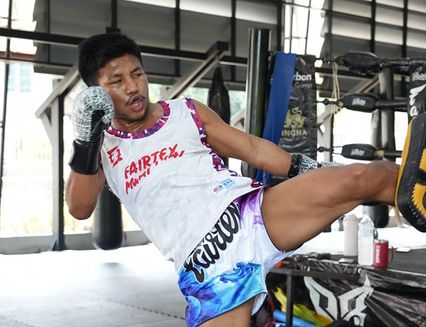 ONE Championship : รถถัง จิตรเมืองนนท์ บุกค่ายซุปเปอร์บอน ติวเข้มวิชาคิกบ็อกซิ่ง