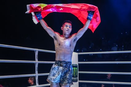 ONE Championship : โจนาธาน แฮ็กเกอร์ตี ประกาศเผด็จศึก เว่ย รุย ภายในยกสอง