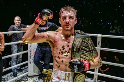 ONE Championship : เว่ย รุย ยกเข็มขัดแชมป์โลก ONE คือที่สุดของชีวิตนักสู้