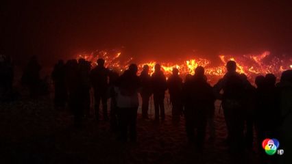 เตือนอย่าหาทำ ถ่ายรูปกับลาวาภูเขาไฟเอตนา