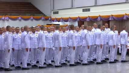 พระบาทสมเด็จพระเจ้าอยู่หัว และสมเด็จพระนางเจ้าฯ พระบรมราชินี พระราชทานกระบี่และปริญญาบัตรแก่ผู้สำเร็จการศึกษาจากโรงเรียนนายร้อยตำรวจ ประจำปีการศึกษา 2566