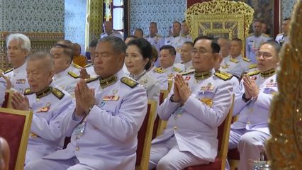 พระบาทสมเด็จพระเจ้าอยู่หัว และสมเด็จพระนางเจ้า ฯ พระบรมราชินี ทรงบำเพ็ญพระราชกุศลในการพระราชพิธีสงกรานต์ พุทธศักราช 2568