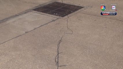 ตาอายุ 72 ปี ขี่รถจักรยานยนต์ถูกสายสื่อสารที่ห้อยอยู่กลางถนนเกี่ยวรถล้มได้รับบาดเจ็บ