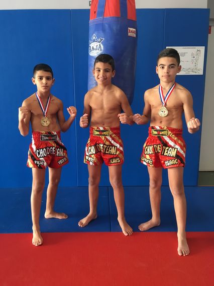 ONE ลุมพินี : ย้อนเส้นทาง 3 พี่น้องตระกูลเพชร ก่อนขึ้นสังเวียนบู๊แหลก ศึก ONE ลุมพินี 107