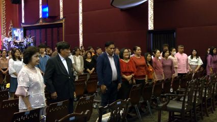 พระวรวงศ์เธอ พระองค์เจ้าเฉลิมศึกยุคล ประทานรางวัลแก่นักแสดง ที่ชนะการประกวดคัดเลือกนักแสดง บทพระราชนิพนธ์ละครพูด ในกิจกรรมเผยแพร่พระเกียรติคุณ พระบาทสมเด็จพระมงกุฎเกล้าเจ้าอยู่หัว