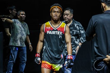 ONE ลุมพินี : เพชรสุขุมวิท บอยบางนา มุ่งมั่นเดินหน้าบนเส้นทางมวยไทย ขอสู้ต่อเพื่อพิสูจน์ตัว
