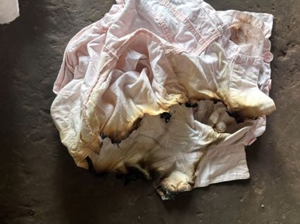 หนุ่มอุดรฯ แค้น! ไม่ยอมมารับ หลังออกไปดื่มจนเมา จุดไฟเผาเสื้อผ้าแฟนสาววอด ซ้ำทวงเงินคืน-จานแตกก็เอา