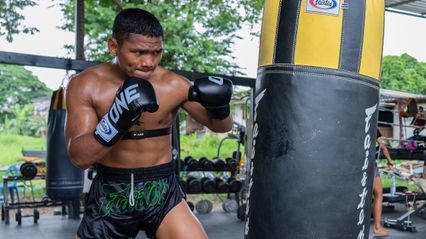 ONE ลุมพินี : แสงอาทิตย์ ลูกทรายกองดิน โชว์ฟิตก่อนดวล เสือแบล็ค ท.พราน 49 ศึก ONE ลุมพินี 114