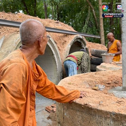 พระสงฆ์เร่งทำบังเกอร์ พร้อมรับสถานการณ์ชายแดน