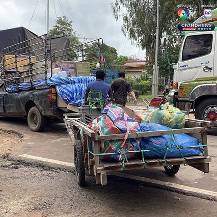 “ด่านช่องจอม” คึกคัก แห่เข้ากัมพูชา ก่อนปิดด่าน 2 วัน