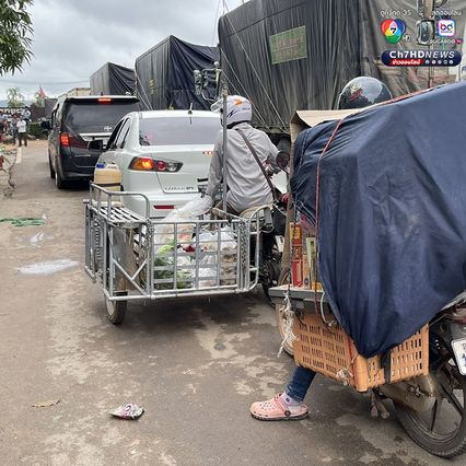 “ด่านช่องจอม” คึกคัก แห่เข้ากัมพูชา ก่อนปิดด่าน 2 วัน