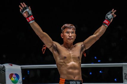 ONE ลุมพินี : กุหลาบดำ สจ.เปี๊ยกอุทัย มั่นใจพลังคาดปิดเกม ฟิลิปเป โลโบ ยกสอง