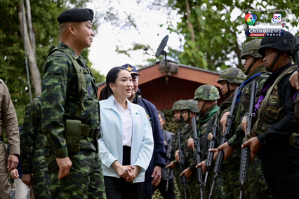 นายกฯ เดินทางไปที่ฐานปฏิบัติการมรกต แม่ทัพภาคที่ 2 นำชม - ทักทายให้กำลังใจกำลังพล