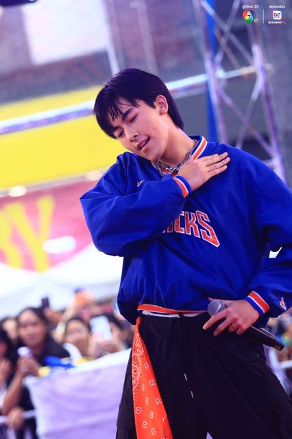 ภาพการแสดงจากวง PROXIE ในการแข่งขันบาสเกตบอล 3x3 นักเรียนชาย แชมป์กีฬา 7HD 2025