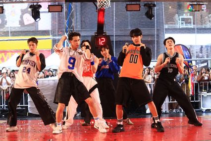 ภาพการแสดงจากวง PROXIE ในการแข่งขันบาสเกตบอล 3x3 นักเรียนชาย แชมป์กีฬา 7HD 2025