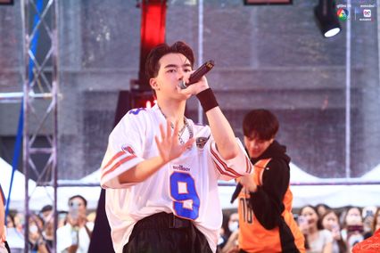 ภาพการแสดงจากวง PROXIE ในการแข่งขันบาสเกตบอล 3x3 นักเรียนชาย แชมป์กีฬา 7HD 2025