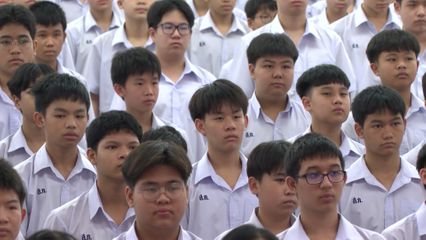 พระบาทสมเด็จพระเจ้าอยู่หัว พระราชทานเลี้ยงอาหารกลางวันแก่นักเรียน ครู บุคลากร และเจ้าหน้าที่โรงเรียนสวนกุหลาบวิทยาลัย เนื่องในโอกาสวันเฉลิมพระชนมพรรษา 28 กรกฎาคม 2568