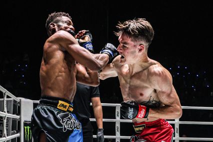 ONE ลุมพินี : ยอดไอคิว อ.พิมลศรี ต้อนแต้ม “อาเลสสิโอ” คว้าชัย 8 ไฟต์ติด ศึก ONE ลุมพินี 117