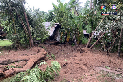 กัมพูชาเปิดฉากยิงโจมตีใส่ไทยตั้งแต่เช้ามืดพื้นที่ จ.สุรินทร์ กระสุนปืนใหญ่ตกใส่บ้านประชาชนหลายจุด