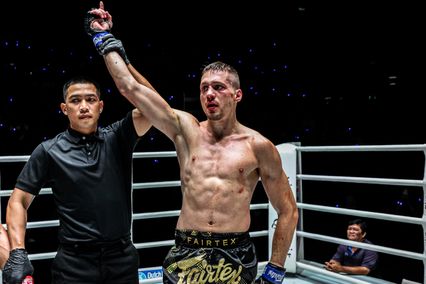 ONE ลุมพินี : โซเนอร์ เซน เตือน วรพล ลูกเจ้าพ่อโรงต้ม ระวังโดนรถชนบนเวที