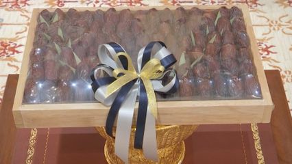 พระบาทสมเด็จพระเจ้าอยู่หัว และสมเด็จพระนางเจ้า ฯ พระบรมราชินี พระราชทานพระบรมราชวโรกาสให้ คณะบุคคลต่าง ๆ เฝ้าทูลละอองธุลีพระบาท