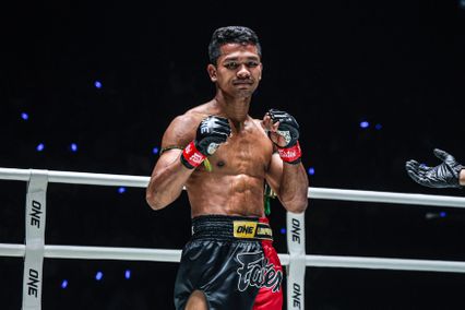 ONE ลุมพินี : ขุนพลน้อย ส.สมหมาย ลั่นขอเดินตามรอยพ่อ-พี่เสกสรร สู่การเป็นยอดนักมวย