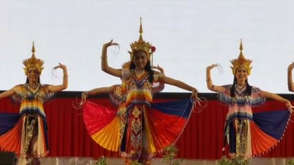 มูลนิธิอาสาเพื่อนพึ่ง (ภาฯ) ยามยาก สภากาชาดไทย จัดพิธีมอบเงินและทุนการศึกษาให้แก่โรงเรียนและนักเรียนที่ได้รับผลกระทบจากอุทกภัย ที่จังหวัดนครศรีธรรมราช