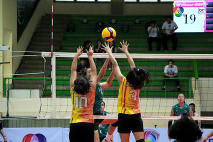 ประมวลภาพ วอลเลย์บอล แชมป์กีฬา 7HD 2025 : กีฬาจังหวัดอ่างทอง 2-3 เทพมงคลรังษี