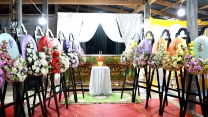 พระบาทสมเด็จพระเจ้าอยู่หัว ทรงรับศพผู้เสียชีวิตจากสถานการณ์ความไม่สงบในพื้นที่จังหวัดชายแดนไทย-กัมพูชา ไว้ในพระบรมราชานุเคราะห์