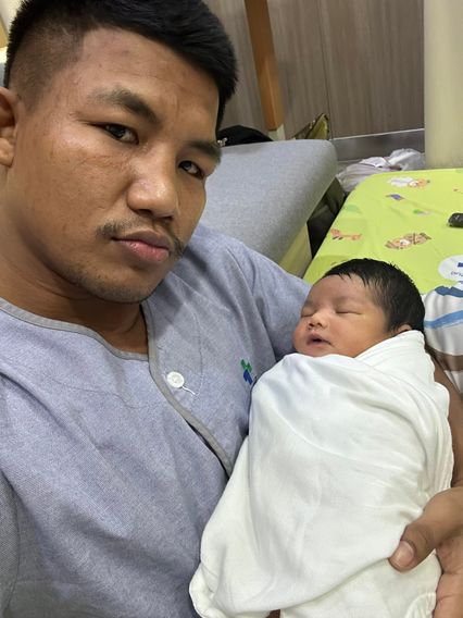 ONE Championship : รถถัง จิตรเมืองนนท์ เปิดโหมดละมุนดูแลลูกชายสุดที่รัก “น้องซลาตัล”