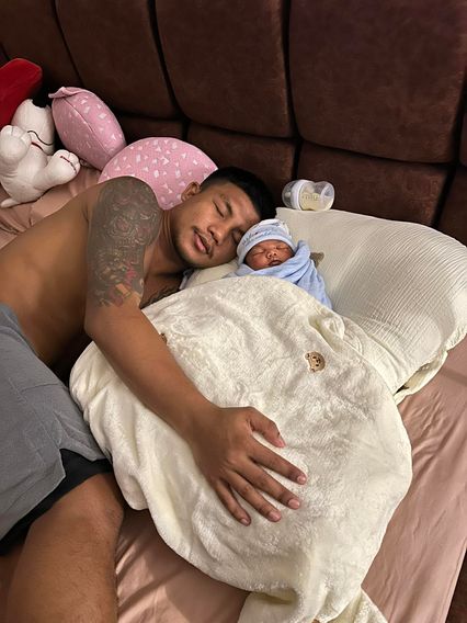 ONE Championship : รถถัง จิตรเมืองนนท์ เปิดโหมดละมุนดูแลลูกชายสุดที่รัก “น้องซลาตัล”