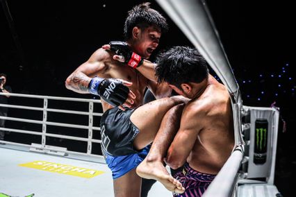 ONE ลุมพินี : ยอดเหล็กเพชร อ.อัจฉริยะ บดชนะ ป้อมเพชร พานทองยิม ศึก ONE ลุมพินี 120