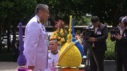 องคมนตรี เป็นผู้แทนพระองค์ไปวางพานพุ่มถวายราชสักการะพระบรมราชานุสาวรีย์พระบาทสมเด็จพระจอมเกล้าเจ้าอยู่หัว พระสยามเทวมหามกุฎวิทยมหาราช เนื่องในวันวิทยาศาสตร์แห่งชาติ ประจำปี 2568