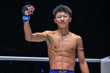 ONE ลุมพินี : เพชรทองหล่อ ศิษย์หลวงพี่น้ำฝน หวังใช้วิชาจาก “พระจันทร์ฉาย” ปราบ ชิมอน