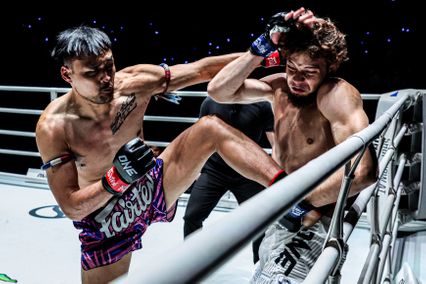 ONE ลุมพินี : มักซิม บักห์ทิน ศอกกลับดับ เต็งหนึ่ง แฟร์เท็กซ์ , “อูเบด” ย้ำชัย “เพชรนาเคียน” ศึก ONE ลุมพินี 121