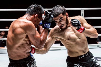 ONE ลุมพินี : มักซิม บักห์ทิน ศอกกลับดับ เต็งหนึ่ง แฟร์เท็กซ์ , “อูเบด” ย้ำชัย “เพชรนาเคียน” ศึก ONE ลุมพินี 121