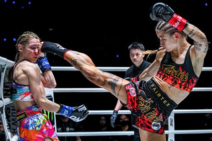 ONE Championship : ย้อนเส้นทางสู่การชิงอำนาจราชินีมวยไทยคนใหม่ “แจ็กกี vs สเตลลา”
