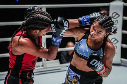 ONE Championship : ย้อนเส้นทางสู่การชิงอำนาจราชินีมวยไทยคนใหม่ “แจ็กกี vs สเตลลา”