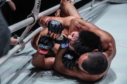 ONE Championship : สเตลลา เฮเมตซ์เบอร์เกอร์ คว้าเข็มขัดมวยไทย รุ่นสตรอว์เวต, “ชาโด้-แรมโบ้เล็ก” ควงแขนเก็บชัยสวย