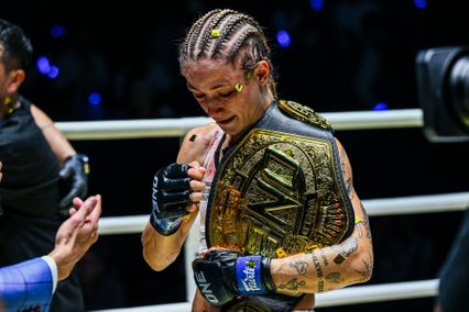 ONE Championship : สเตลลา เฮเมตซ์เบอร์เกอร์ นักสู้นอกสายตานั่งบัลลังก์ราชินีมวยไทย รุ่นสตรอว์เวต