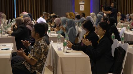 องคมนตรี เป็นประธานในพิธีเปิดการประชุมเชิงปฏิบัติการเพื่อเพิ่มประสิทธิภาพการจัดการศึกษาทางไกลผ่านดาวเทียม สำหรับโรงเรียนศาสนาควบคู่สามัญในพื้นที่ 5 จังหวัดชายแดนใต้