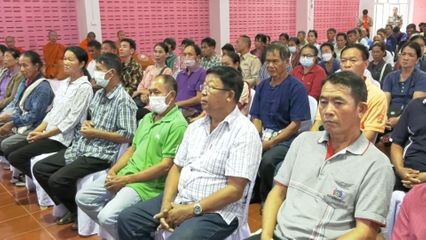 มูลนิธิอาสาเพื่อนพึ่ง (ภาฯ) ยามยาก สภากาชาดไทย เชิญถุงยังชีพพระราชทานมอบแก่ผู้ประสบอุทกภัย ที่จังหวัดเชียงใหม่