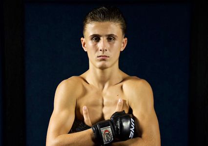 ONE ลุมพินี : อเล็ก สิงห์มาวิน ขนอาวุธครบมือซัด คิริลล์ ชีชิค ชิงแต้มแจ้งเกิด ONE ลุมพินี