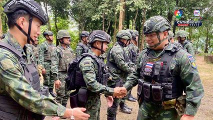 ประดับยศทหารกล้า กลางสนามรบชายแดนไทย-กัมพูชา