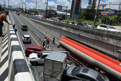อุโมงค์ทางลอดแยกดาราสมุทร จ.ภูเก็ต รถชน 12 คัน ส่งผลให้ต้องปิดอุโมงค์ทั้งขาเข้าและขาออก ชั่วคราว